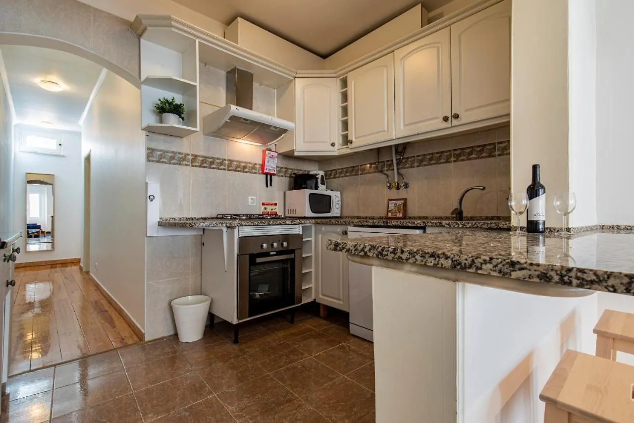 3 Bedroom Apt Near Av. Liberdade Lisbon Apartment